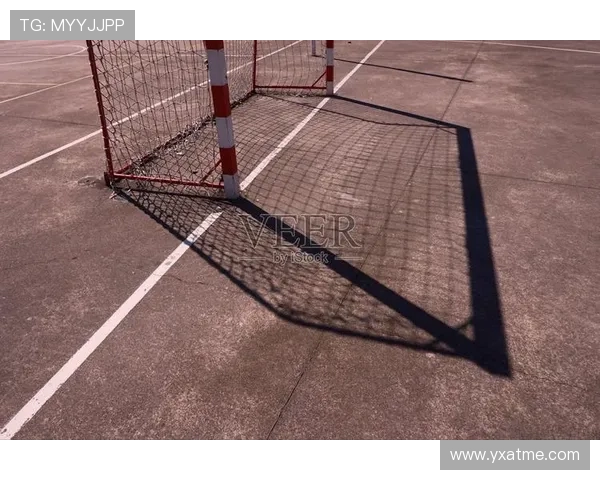 通过影子特征猜测足球明星的趣味游戏挑战